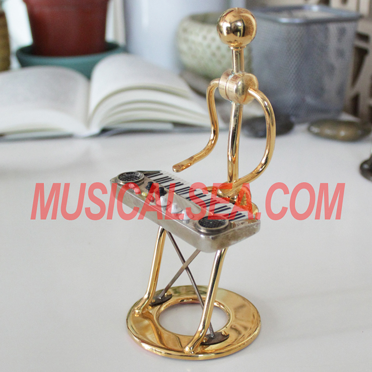 Miniature metallic figurine and Pen holder cr